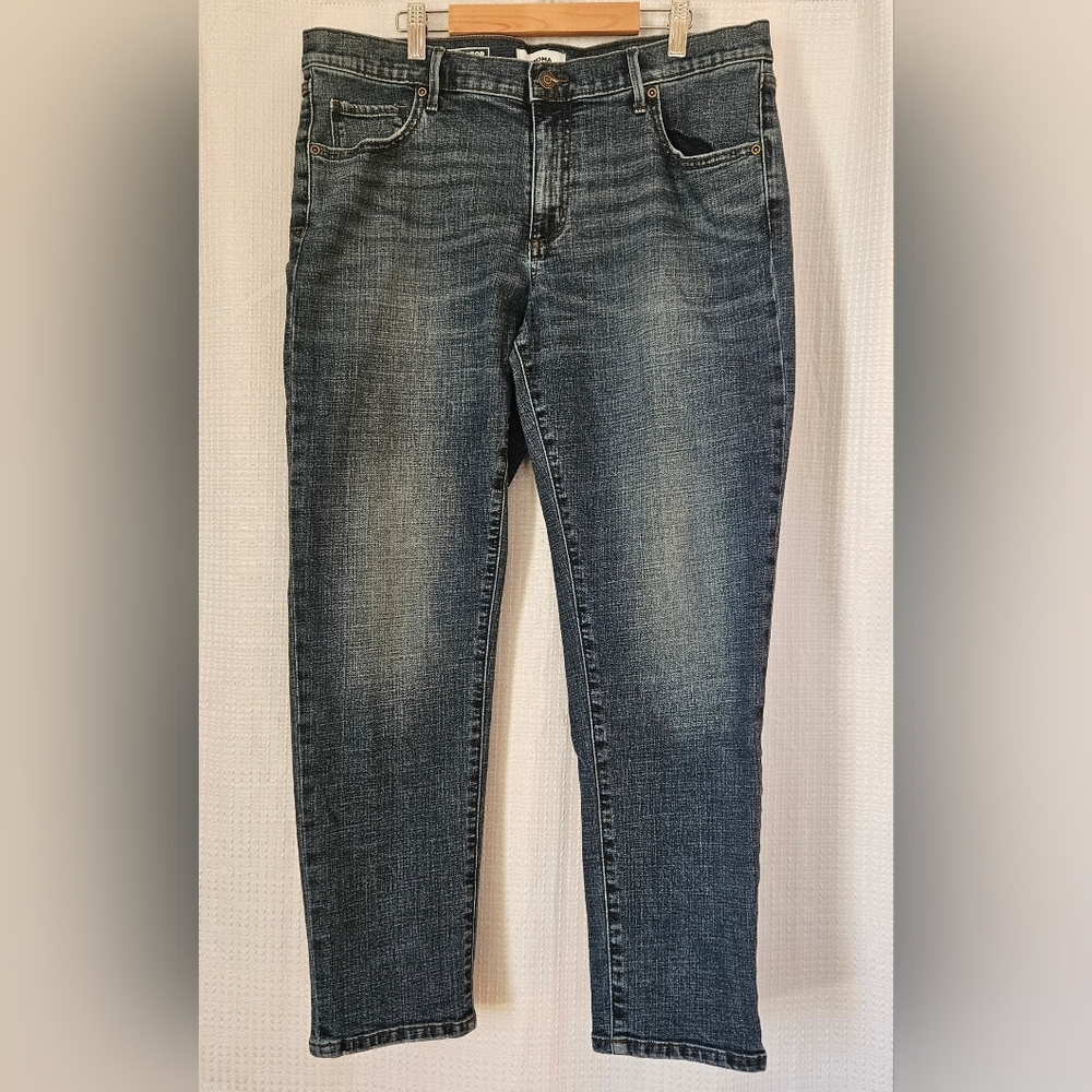 Sonoma Straight Crop Stretch Jeans Size 12 in Excellent Condition